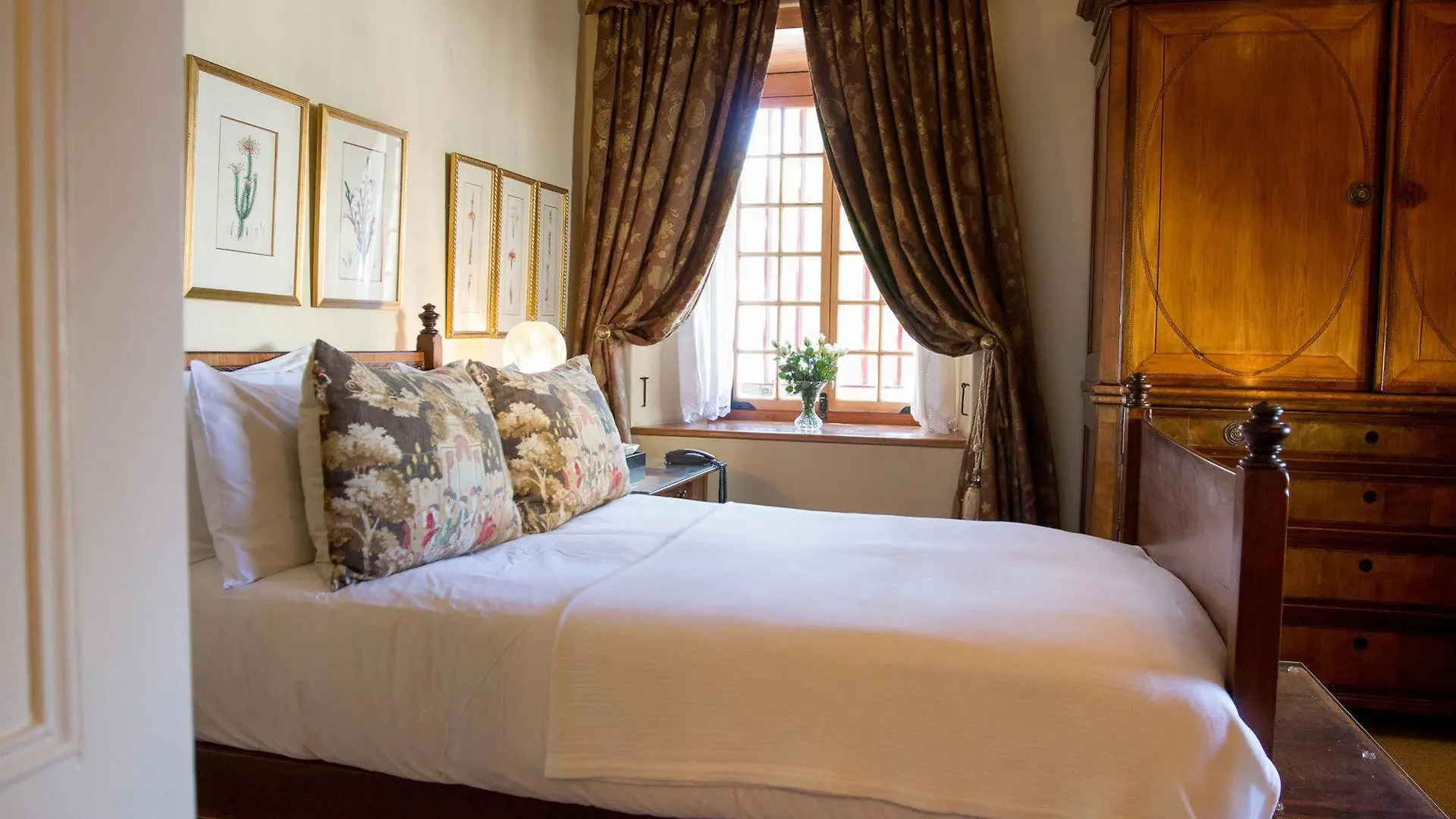 Dutch Manor Antique Hotel Cape Town 4*,